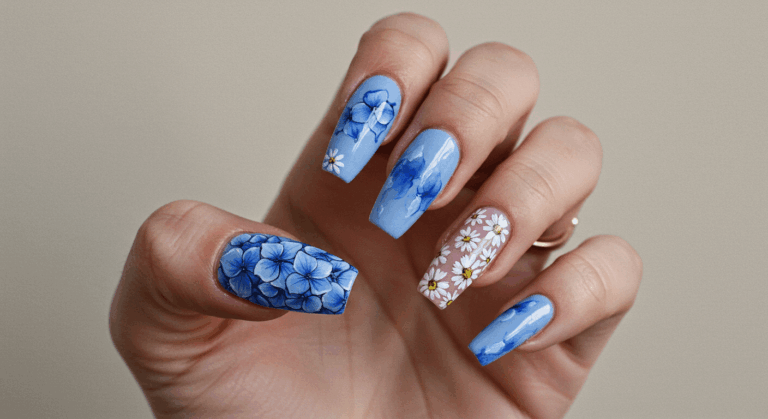 Gorgeous Blue and White Floral Nails That Will Make Your Hands Bloom
